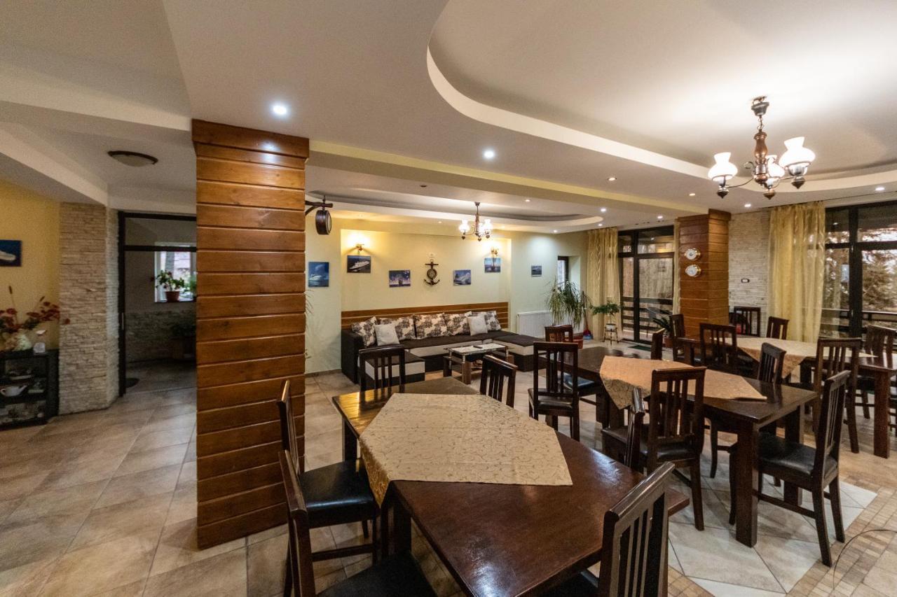 Pension Master Sinaia Exterior photo