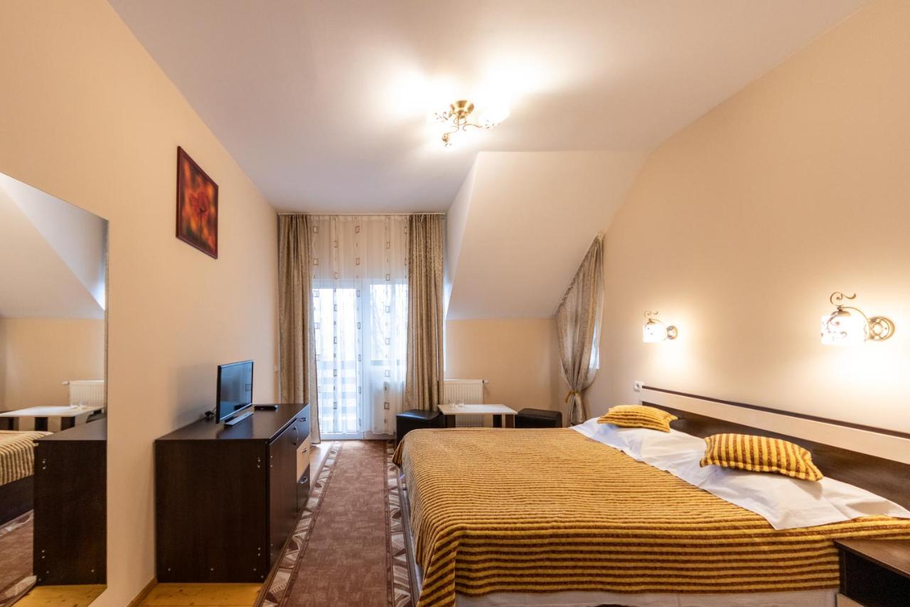 Pension Master Sinaia Exterior photo